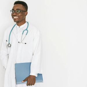 Expert practitioner Darina Ponomarenko smiling in a yoga outfit.